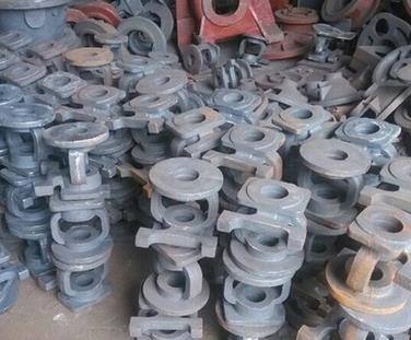 تحليل أسباب تكسير المسبوكات الحديد الرمادي.